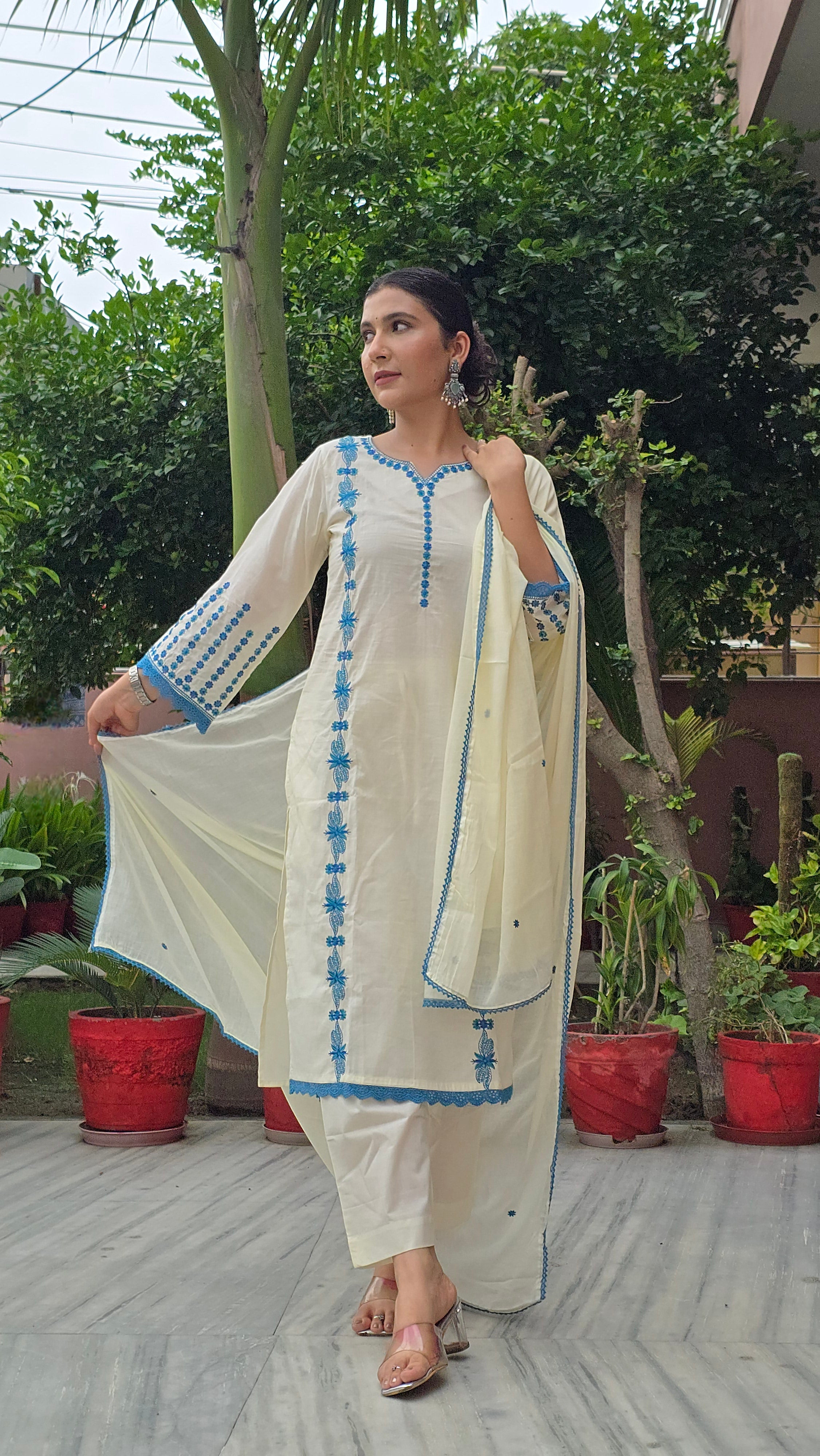 Cream Embroidered Straight Kurta With Pant & Dupatta